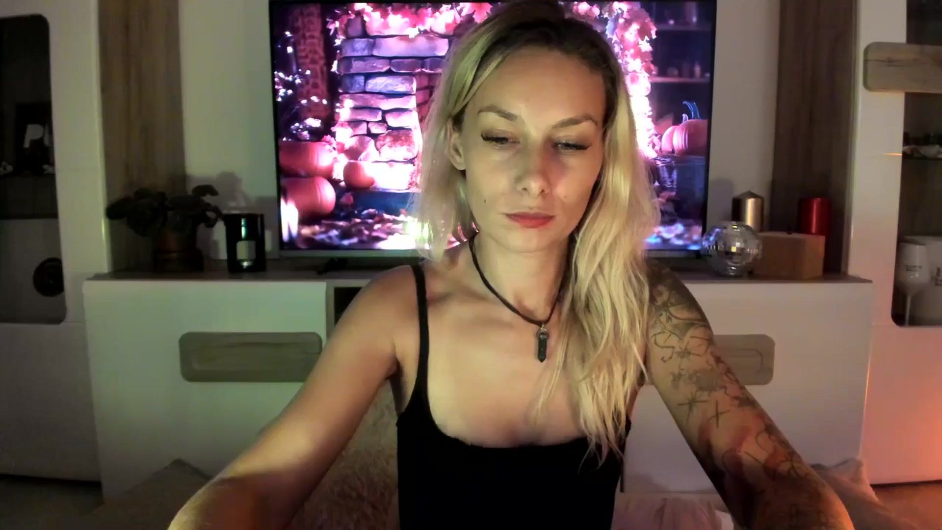 Gallery image thumbnail from EvaNesssa's myfreecams stream on, 10/14/2025, 02:35 image 18 of 20