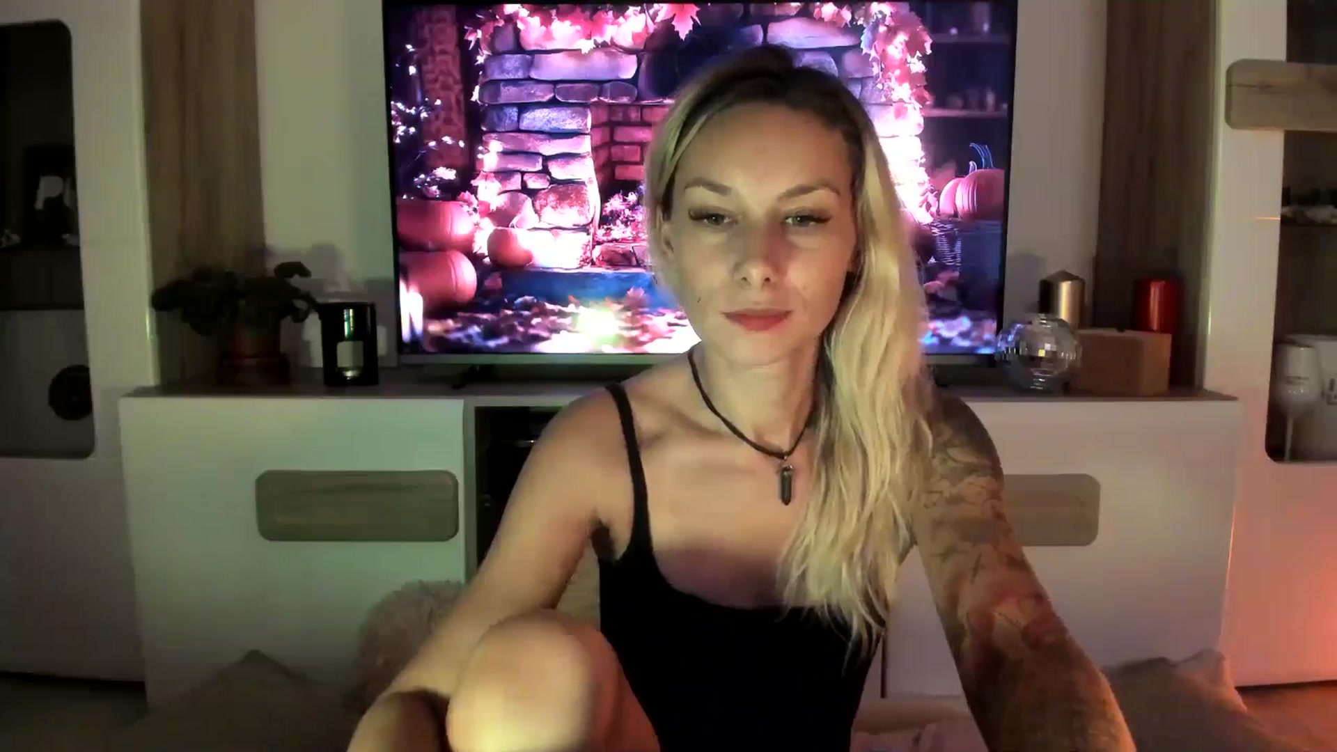 Gallery image thumbnail from EvaNesssa's myfreecams stream on, 10/14/2025, 02:35 image 12 of 20