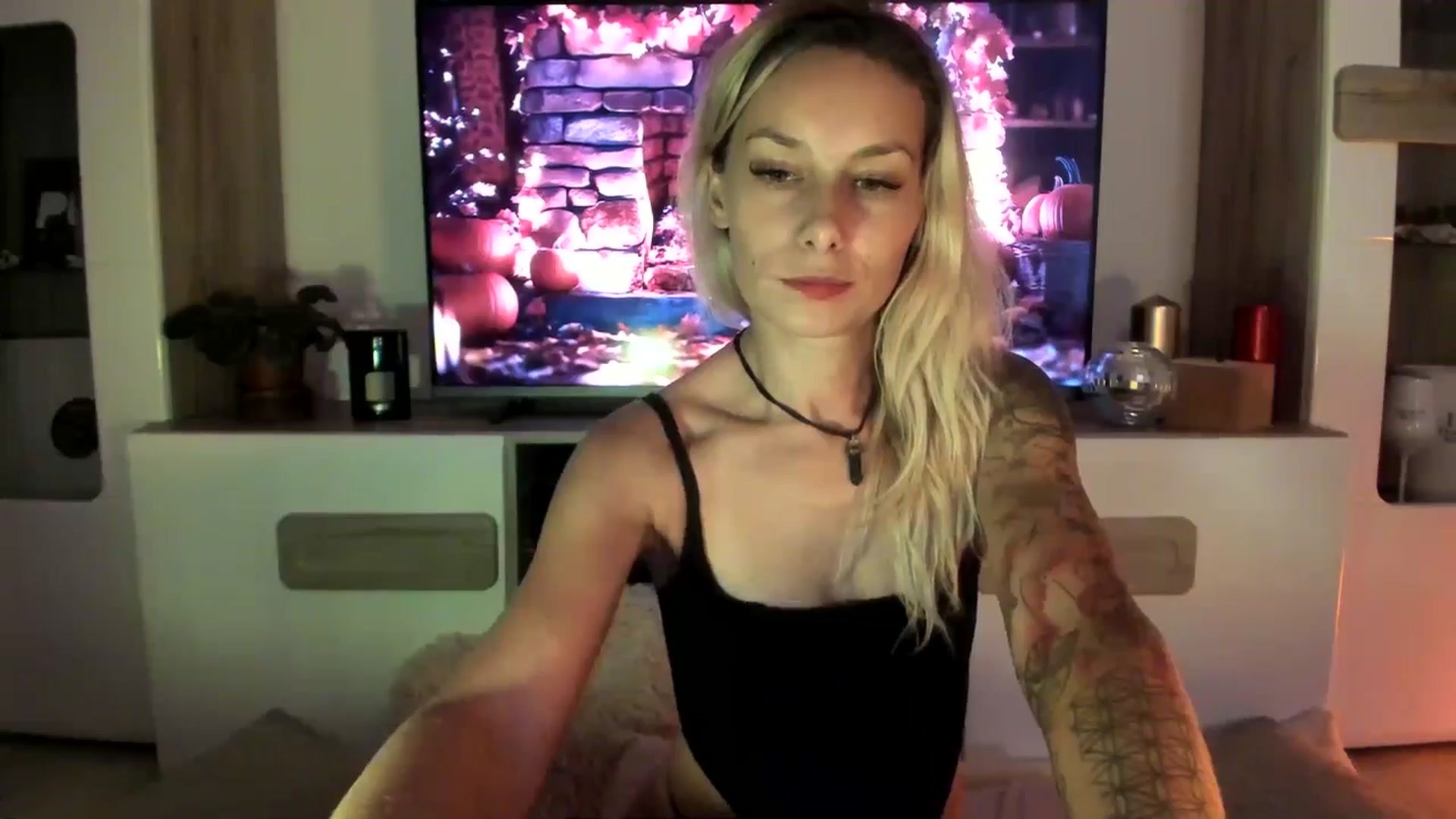 Gallery image thumbnail from EvaNesssa's myfreecams stream on, 10/14/2025, 02:35 image 15 of 20