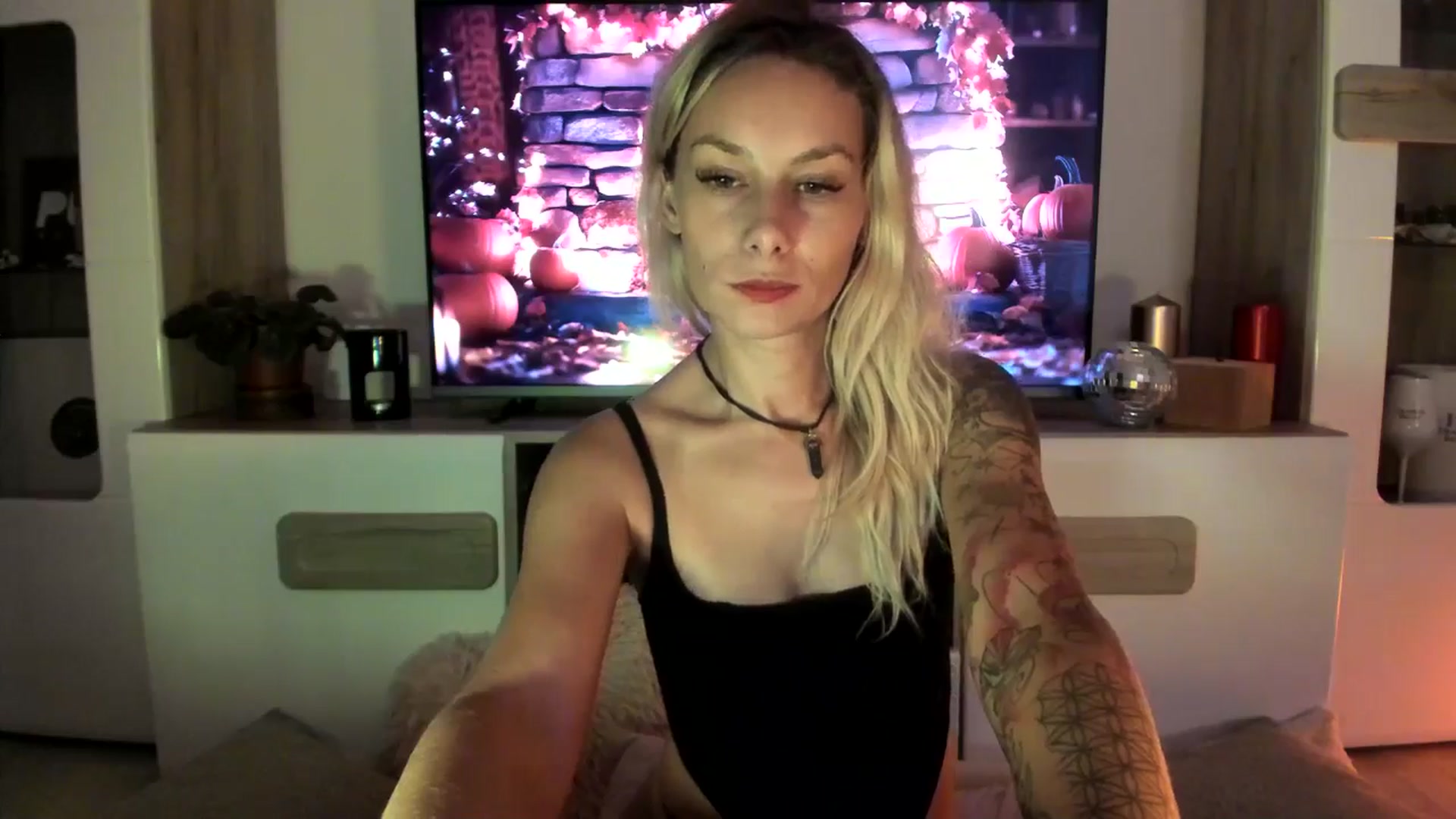 Gallery image thumbnail from EvaNesssa's myfreecams stream on, 10/14/2025, 02:35 image 16 of 20