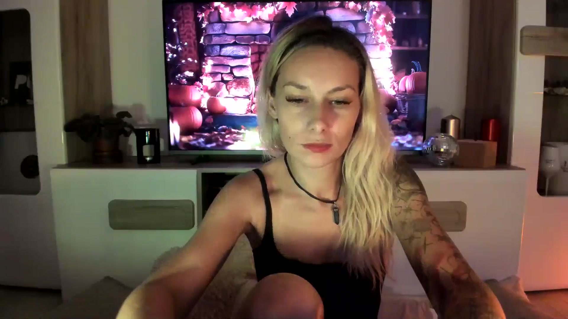 Gallery image thumbnail from EvaNesssa's myfreecams stream on, 10/14/2025, 02:35 image 4 of 20