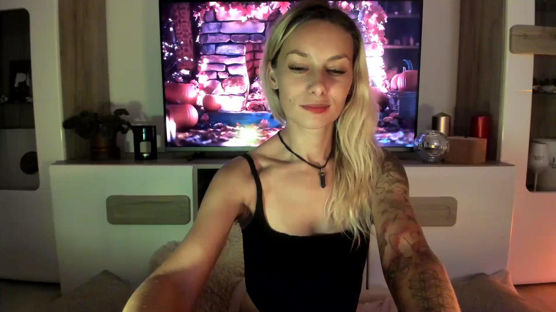 Gallery image thumbnail from EvaNesssa's myfreecams stream on, 10/14/2025, 02:35 image 11 of 20