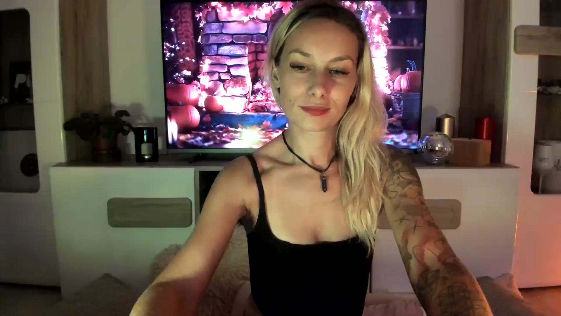 Gallery image thumbnail from EvaNesssa's myfreecams stream on, 10/14/2025, 02:35 image 9 of 20