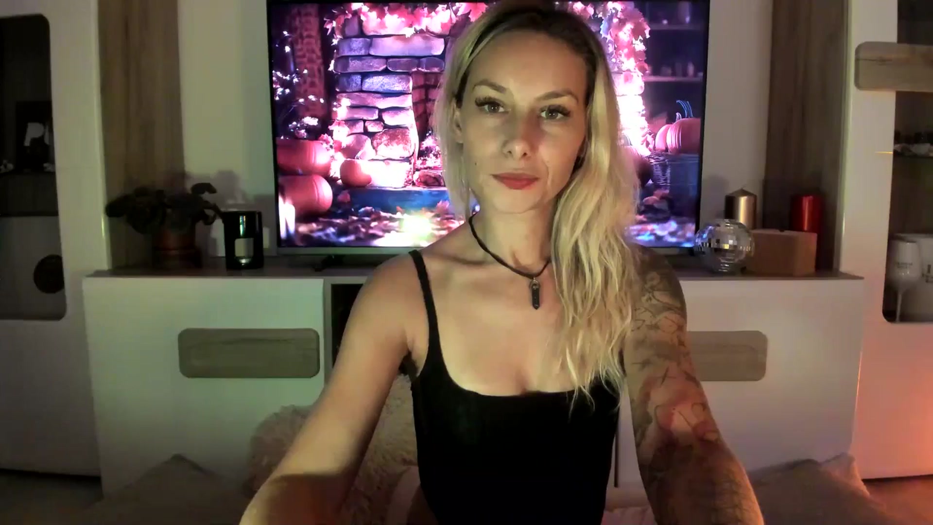 Gallery image thumbnail from EvaNesssa's myfreecams stream on, 10/14/2025, 02:35 image 8 of 20