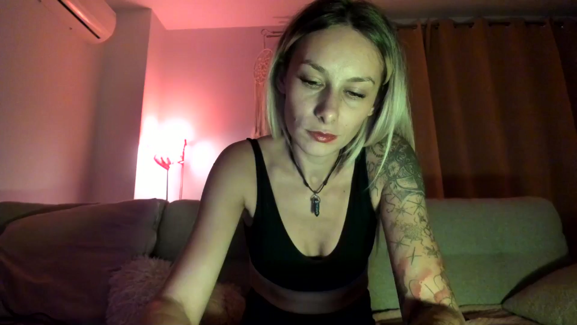 Gallery image thumbnail from EvaNesssa's myfreecams stream on, 10/19/2025, 24:04 image 18 of 20