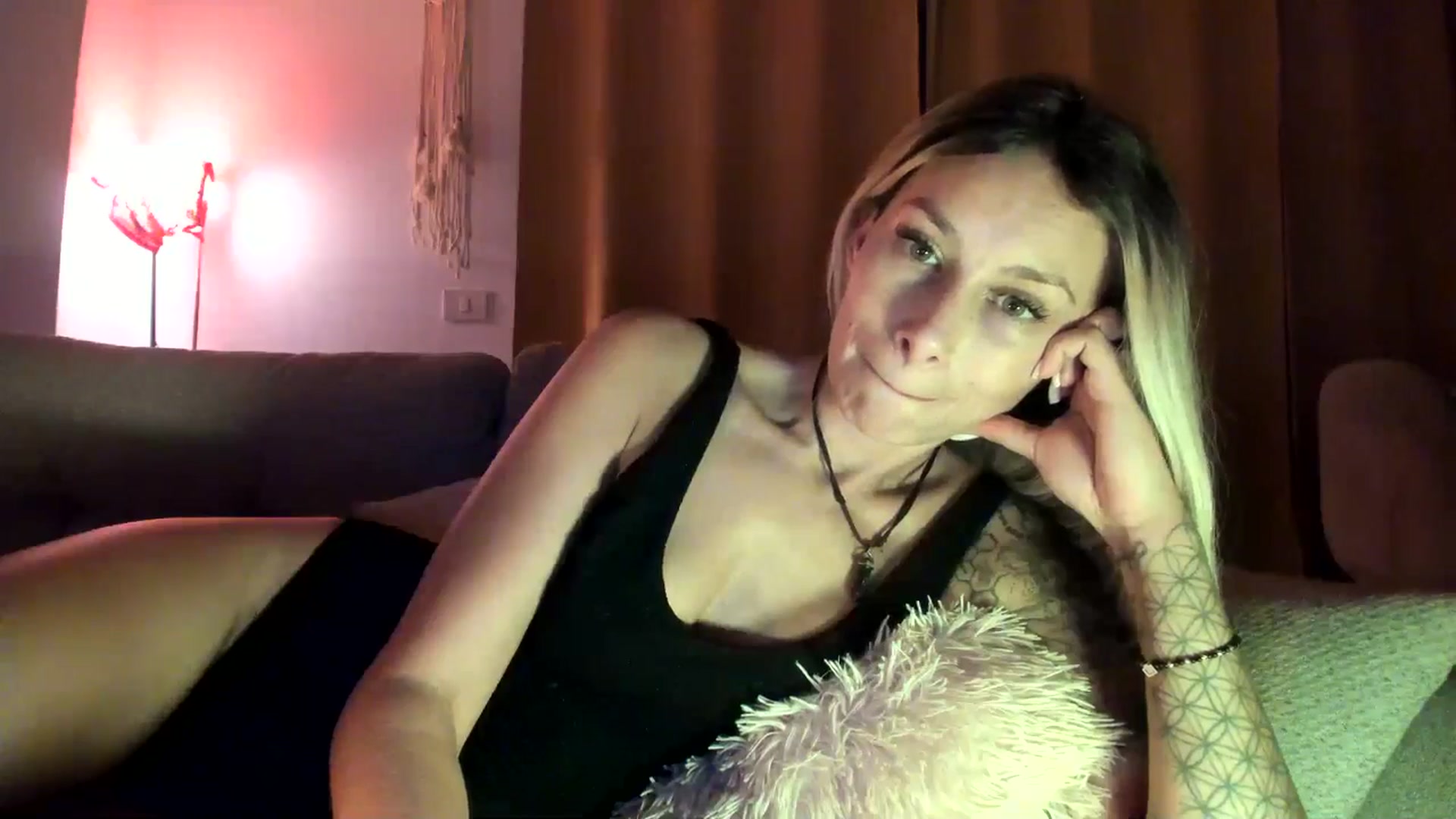 Gallery image thumbnail from EvaNesssa's myfreecams stream on, 10/20/2025, 04:21 image 8 of 20