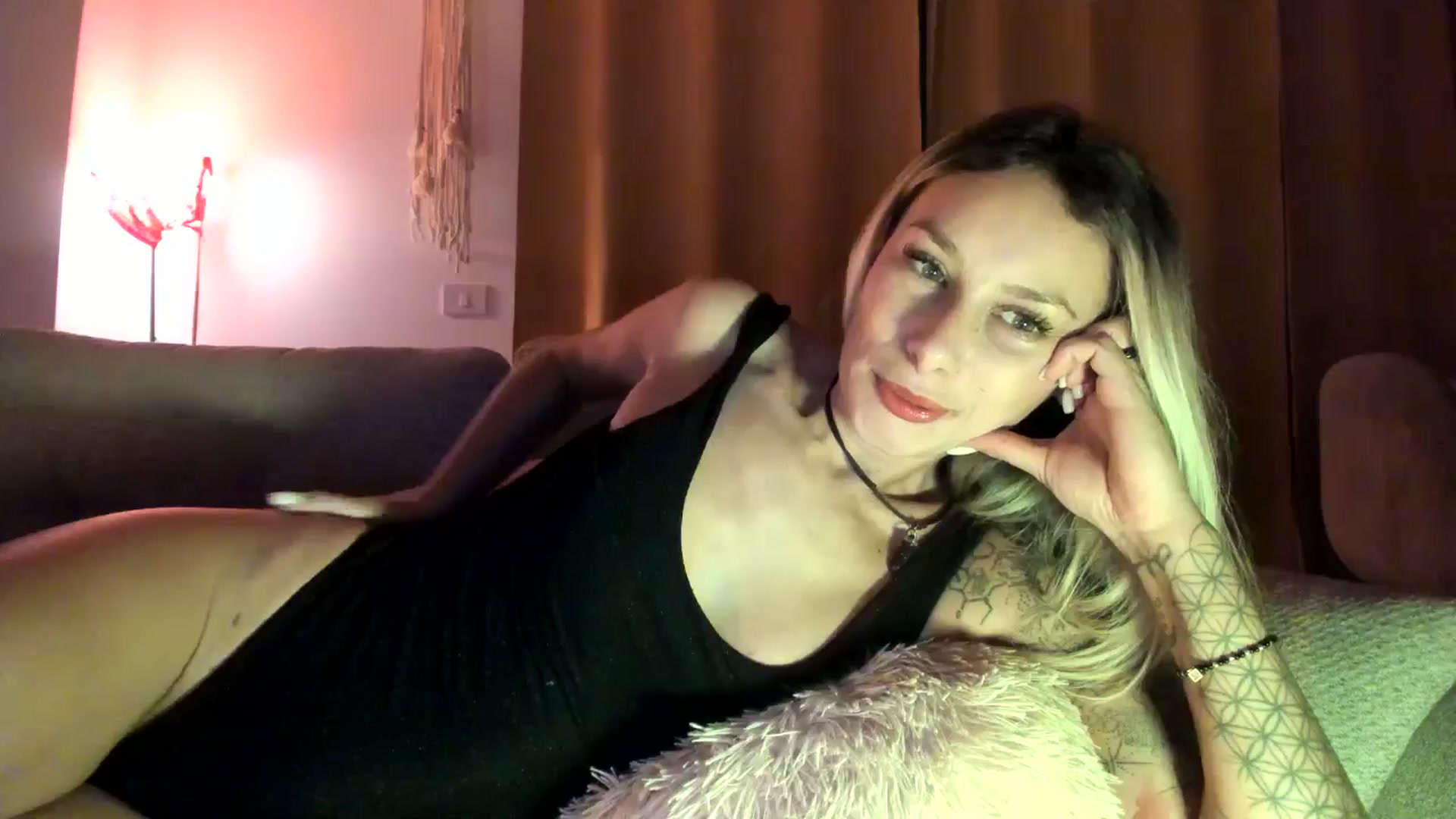 Gallery image thumbnail from EvaNesssa's myfreecams stream on, 10/20/2025, 04:21 image 13 of 20