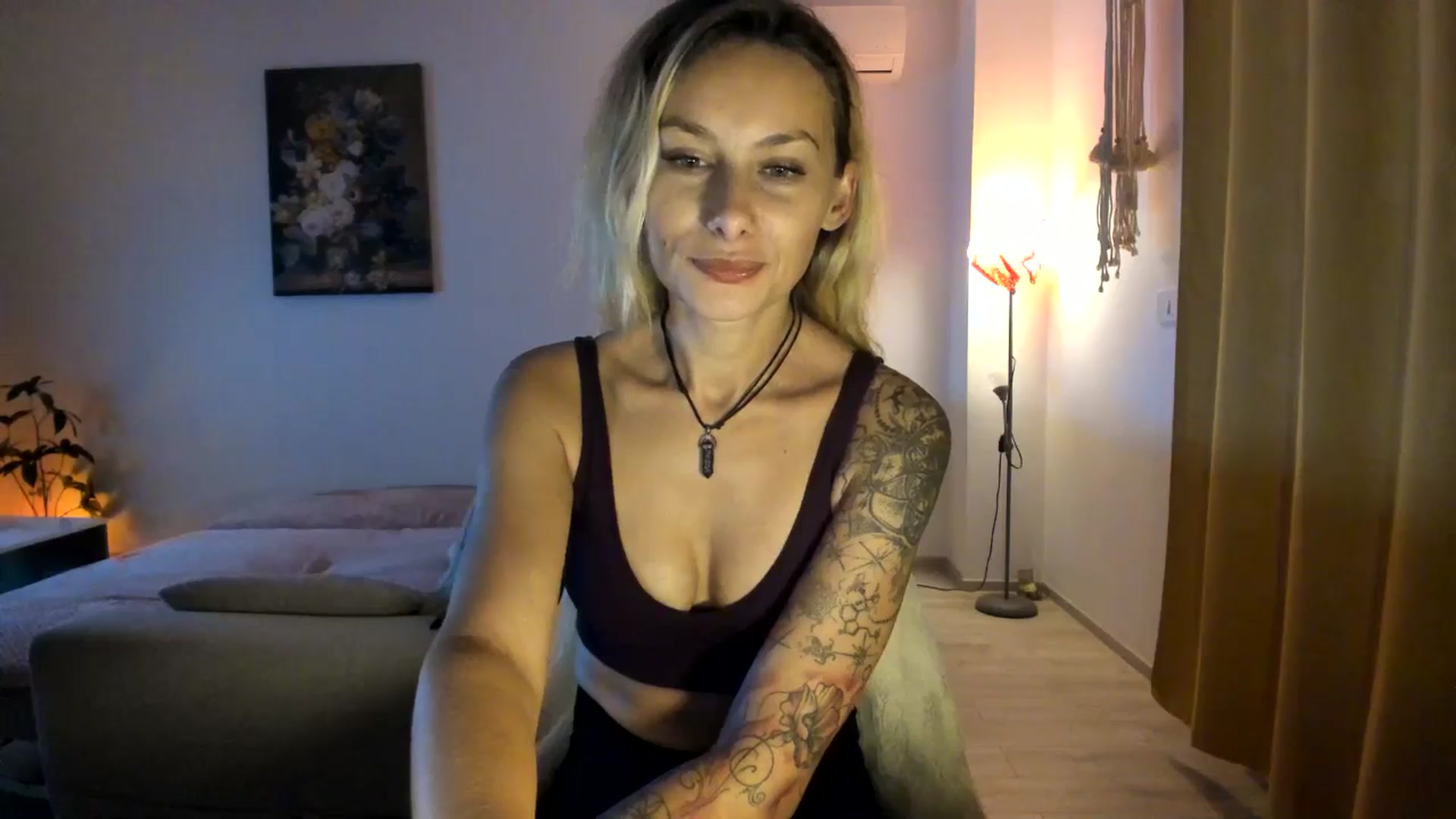 Gallery image thumbnail from EvaNesssa's myfreecams stream on, 10/27/2025, 24:52 image 15 of 20