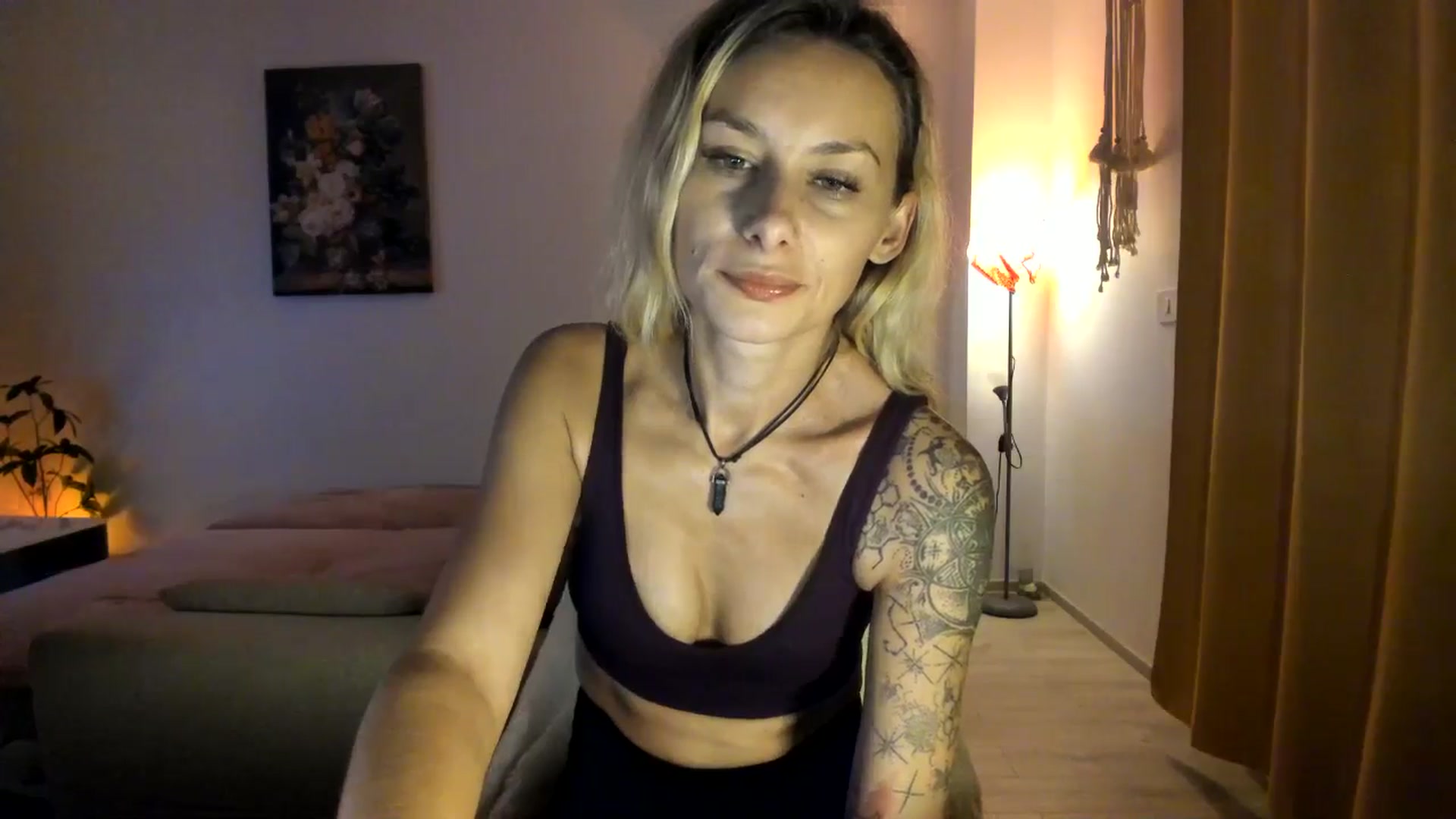 Gallery image thumbnail from EvaNesssa's myfreecams stream on, 10/27/2025, 24:52 image 17 of 20
