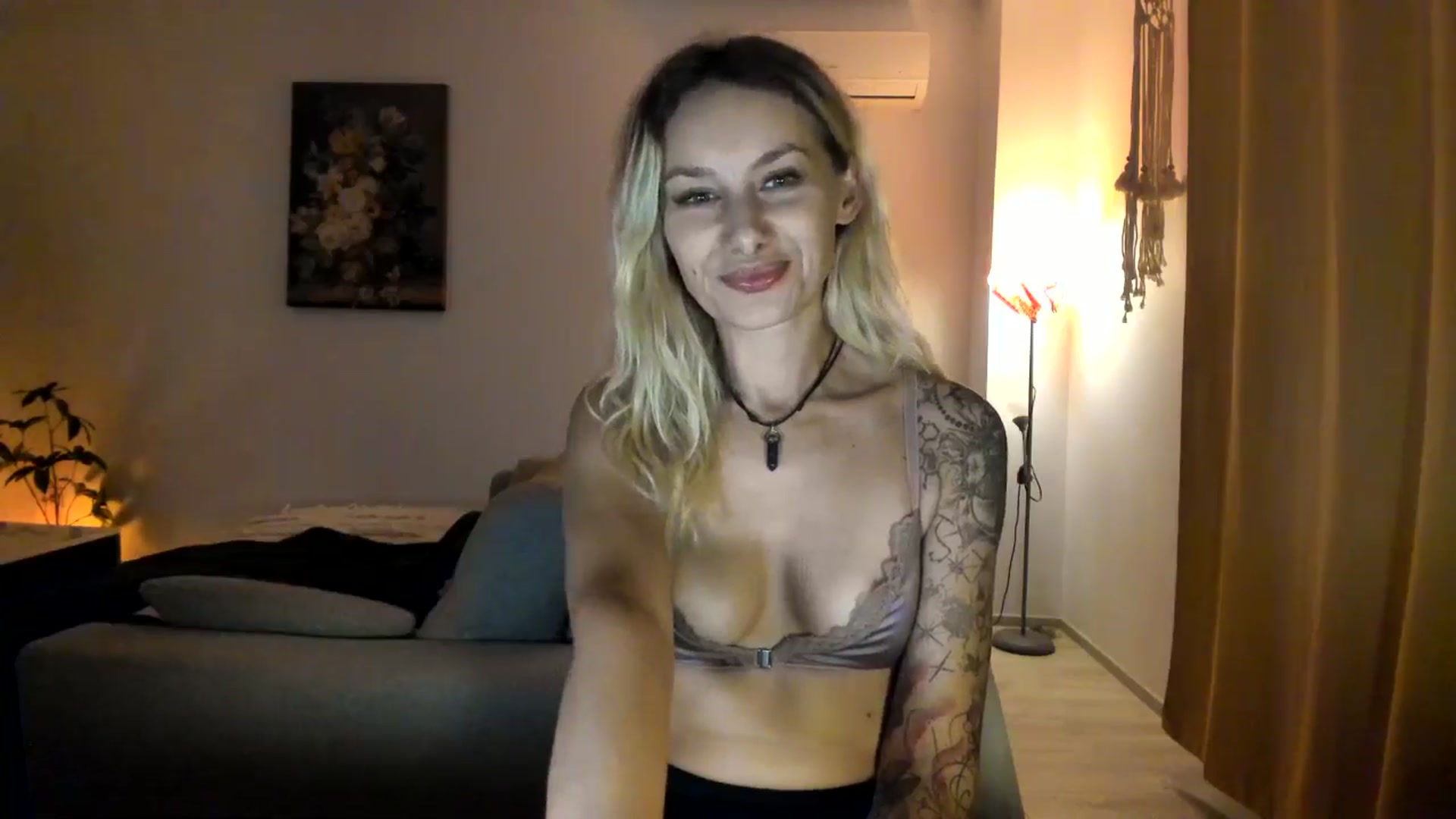 Gallery image thumbnail from EvaNesssa's myfreecams stream on, 10/30/2025, 24:36 image 20 of 20