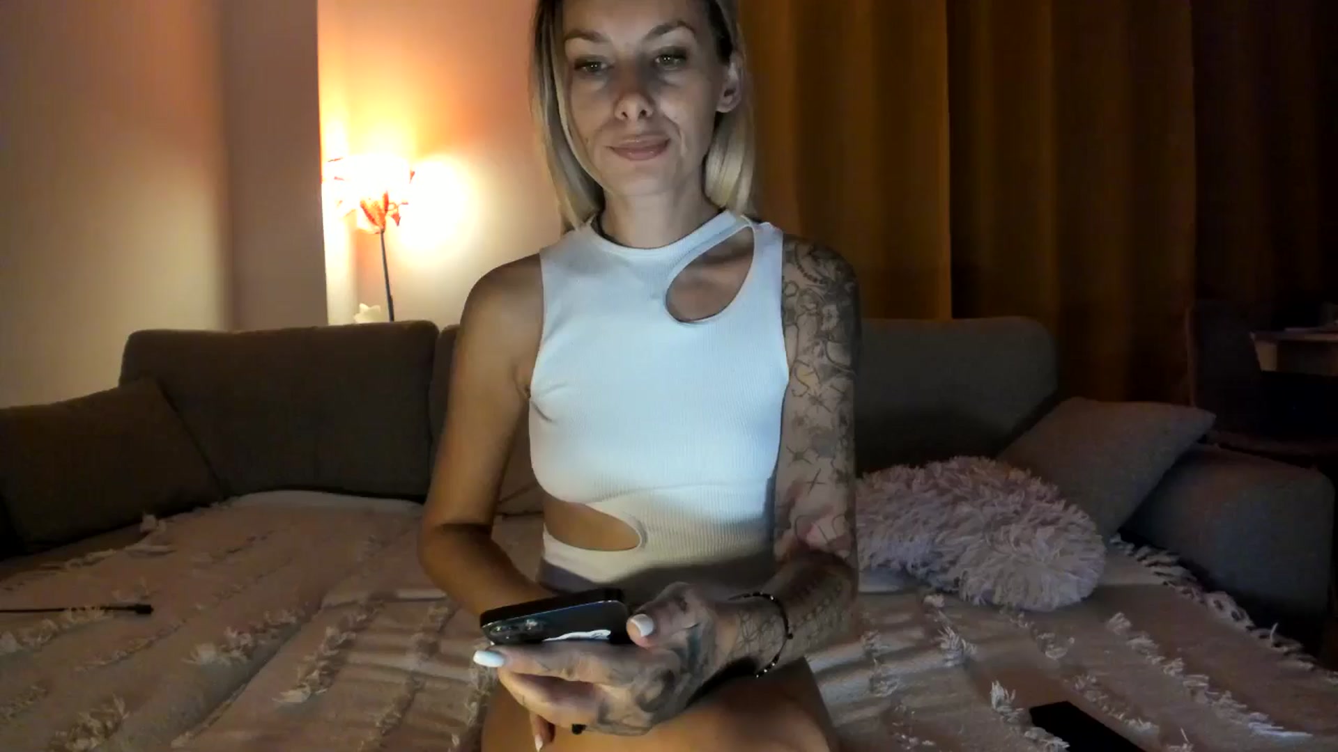 Gallery image thumbnail from EvaNesssa's myfreecams stream on, 11/03/2025, 04:22 image 1 of 20