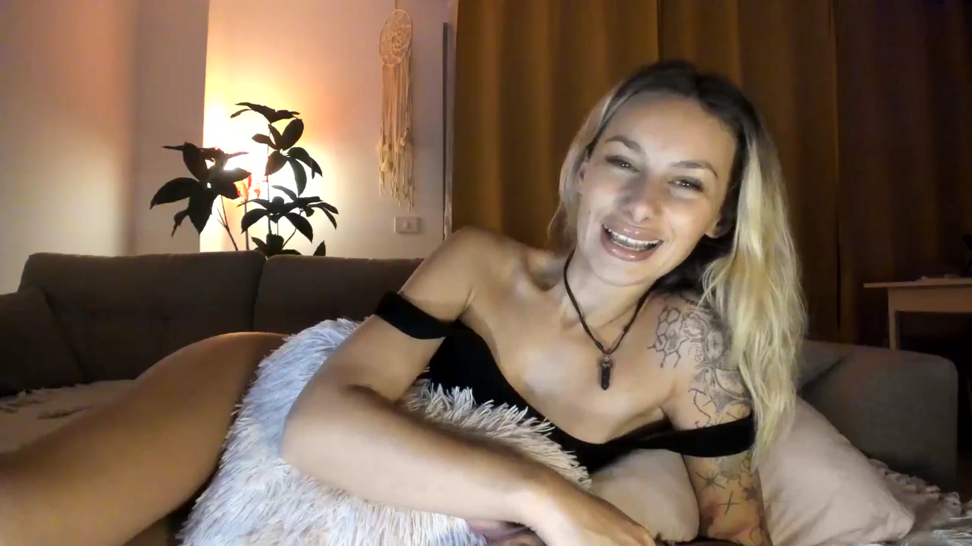 Gallery image thumbnail from EvaNesssa's myfreecams stream on, 11/04/2025, 02:50 image 9 of 20