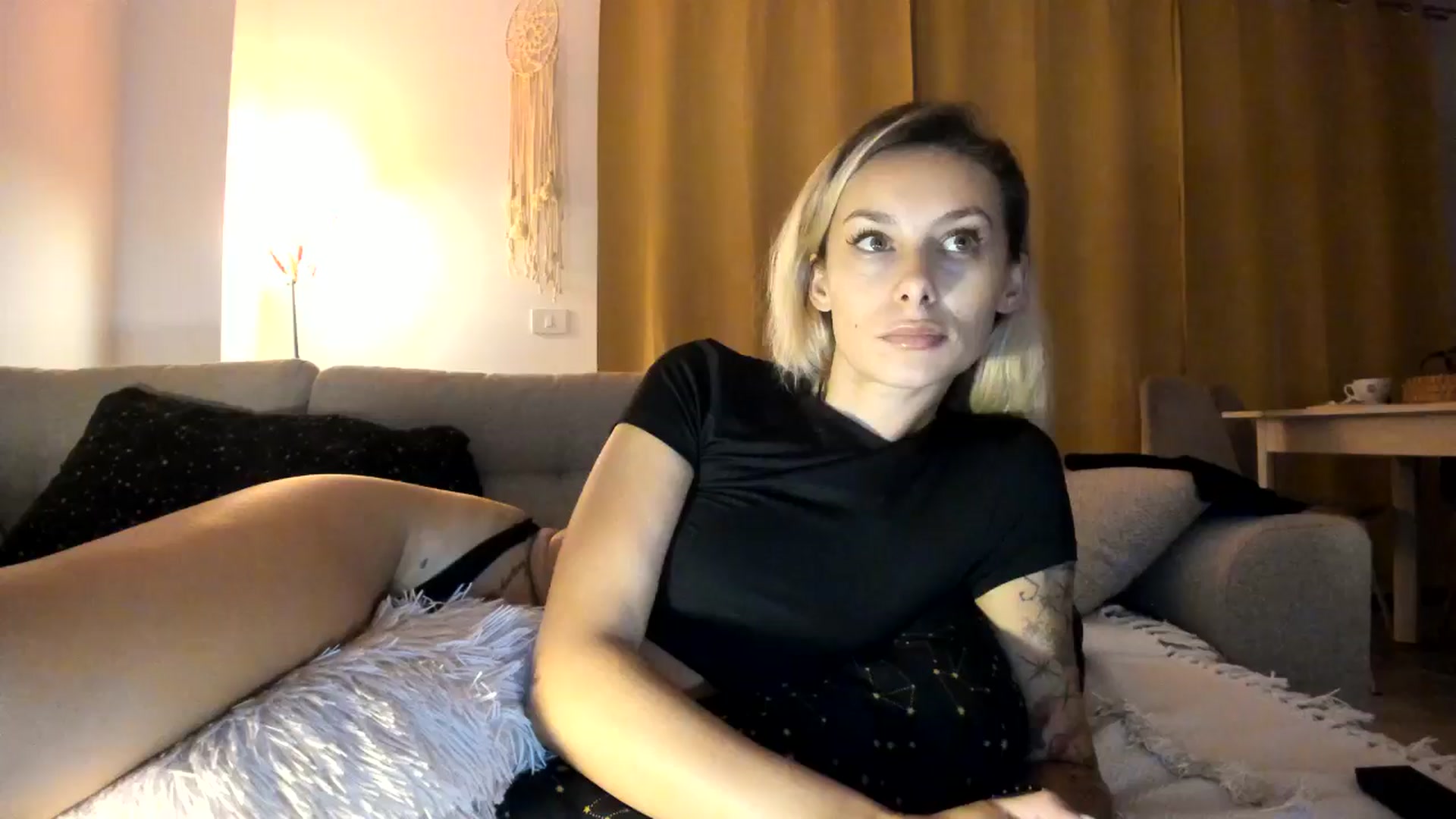 Gallery image thumbnail from EvaNesssa's myfreecams stream on, 11/08/2025, 18:44 image 5 of 20