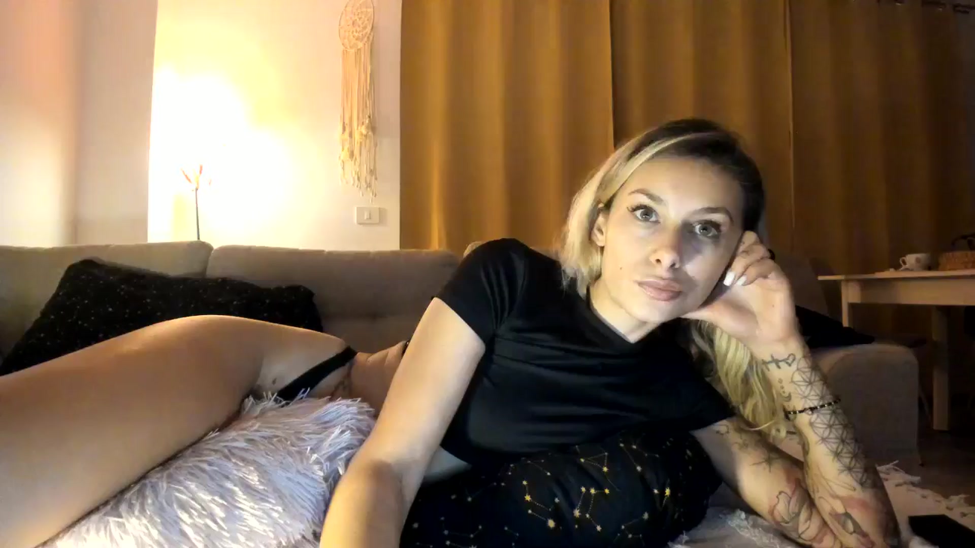 Gallery image thumbnail from EvaNesssa's myfreecams stream on, 11/08/2025, 18:44 image 1 of 20