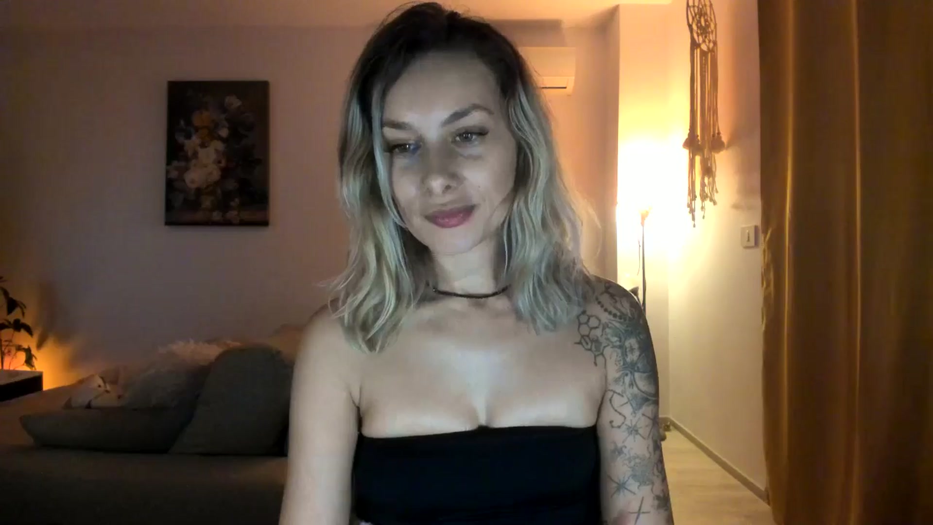 Gallery image thumbnail from EvaNesssa's myfreecams stream on, 12/11/2025, 03:10 image 17 of 20