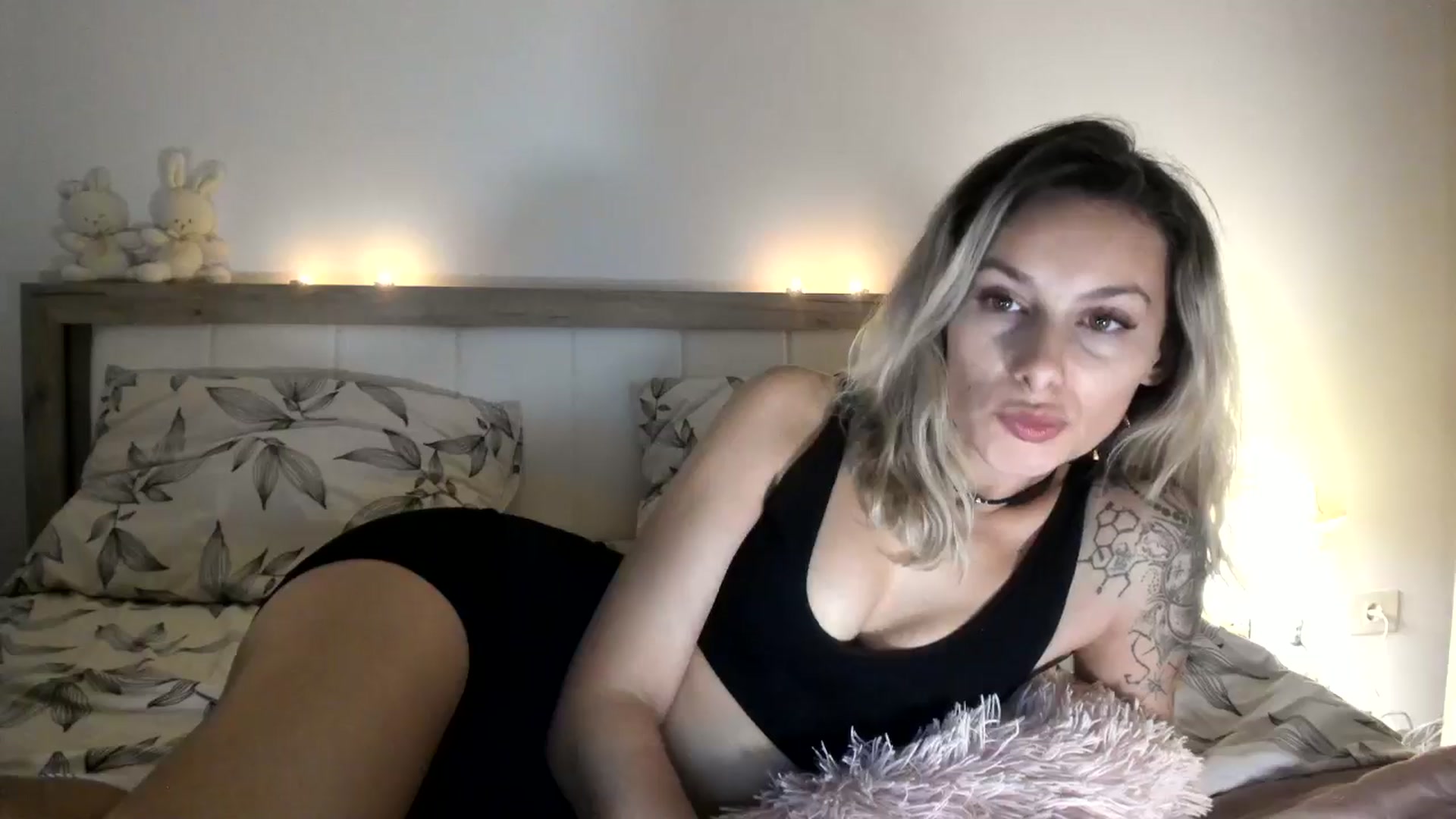 Gallery image thumbnail from EvaNesssa's myfreecams stream on, 12/14/2025, 01:47 image 10 of 20
