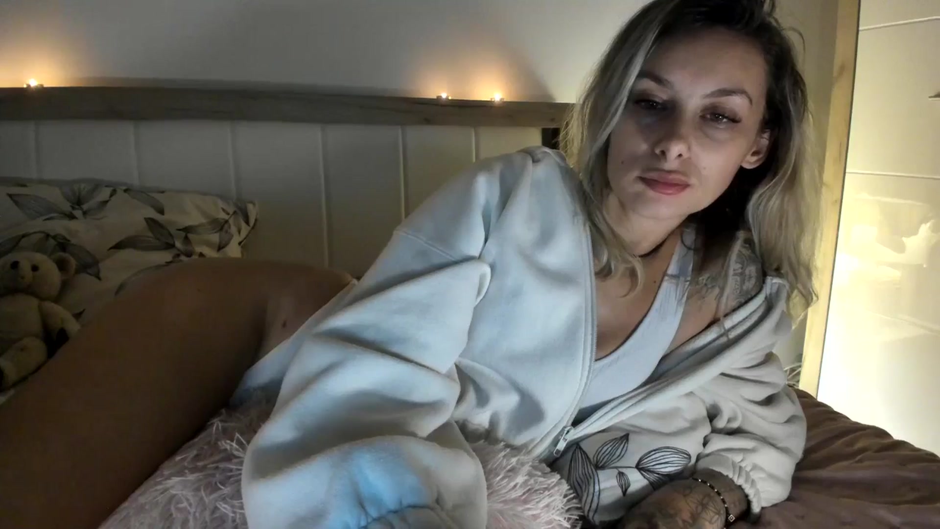 Gallery image thumbnail from EvaNesssa's myfreecams stream on, 12/15/2025, 01:20 image 18 of 20