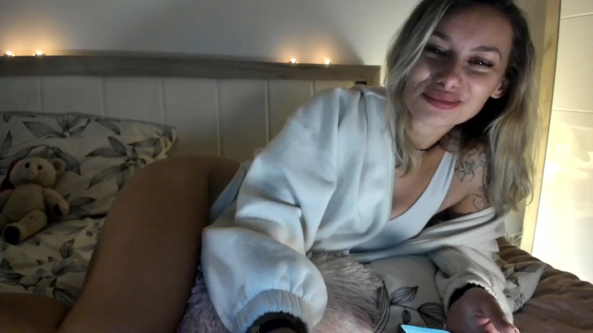 Gallery image thumbnail from EvaNesssa's myfreecams stream on, 12/15/2025, 01:20 image 4 of 20