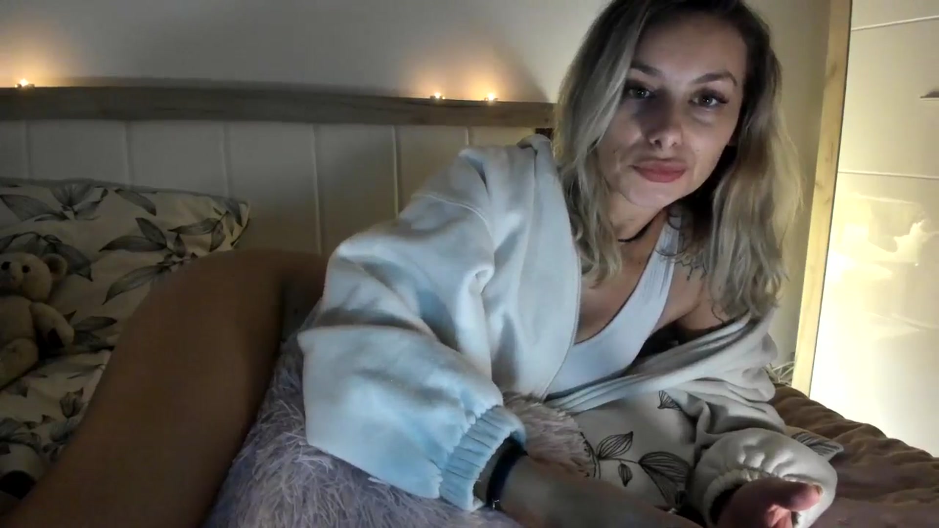 Gallery image thumbnail from EvaNesssa's myfreecams stream on, 12/15/2025, 01:20 image 11 of 20