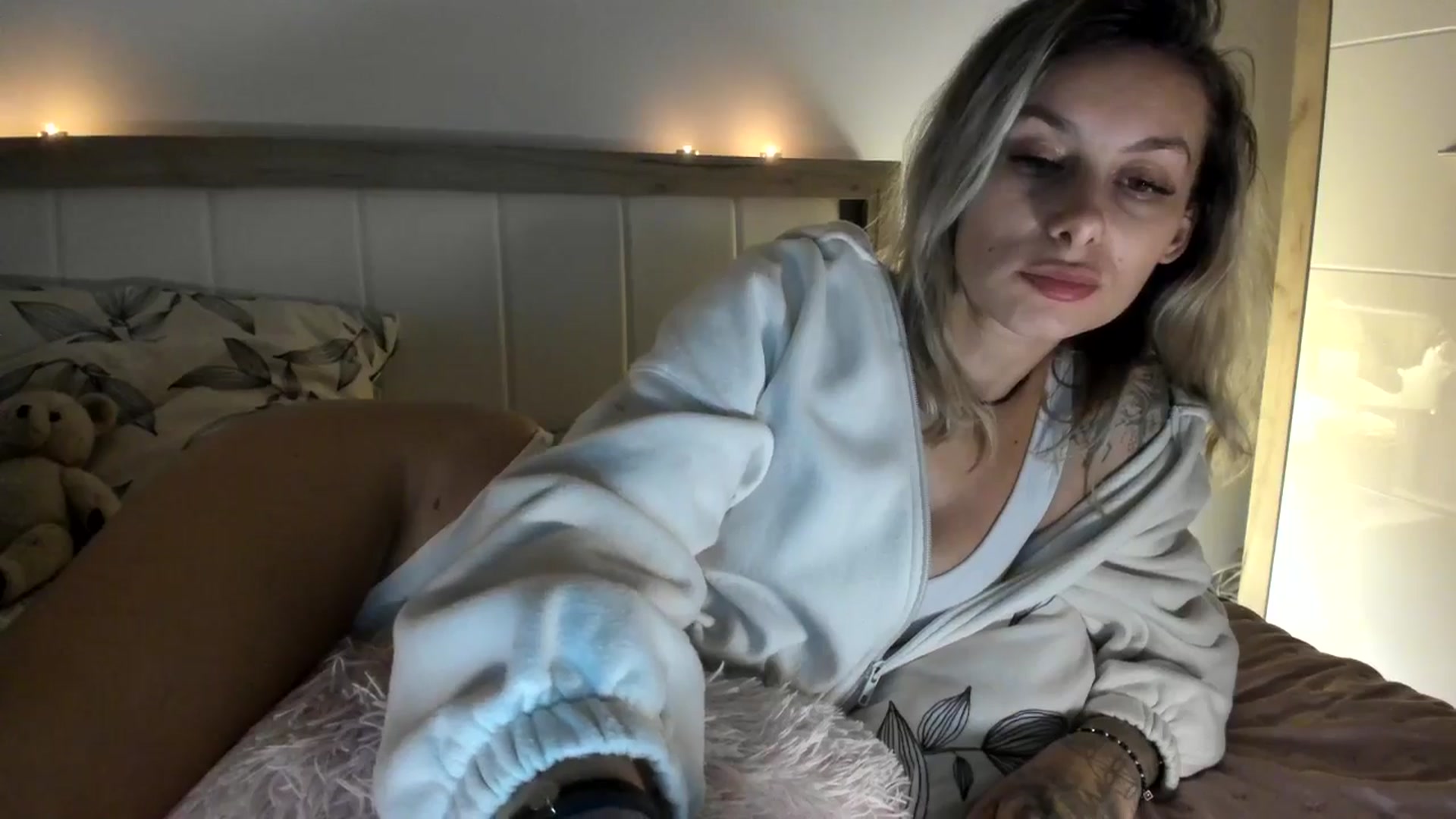 Gallery image thumbnail from EvaNesssa's myfreecams stream on, 12/15/2025, 01:20 image 17 of 20