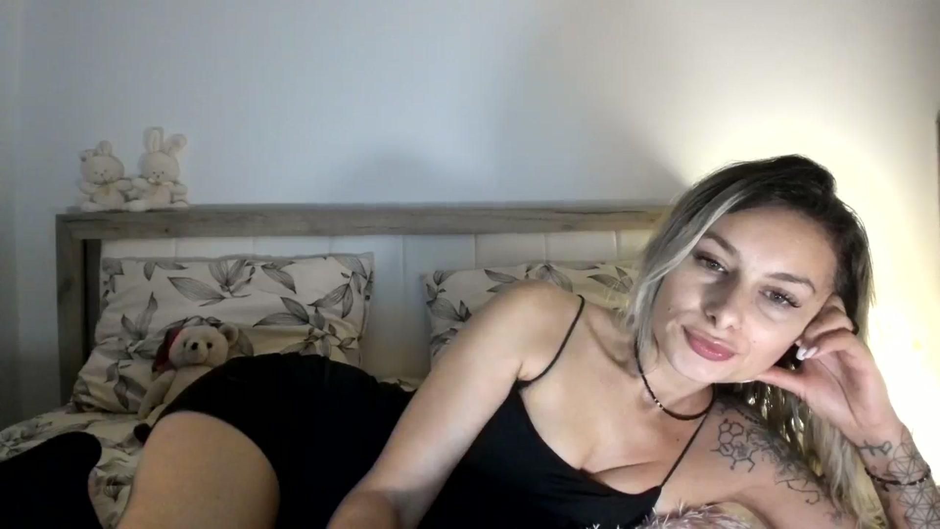 Gallery image thumbnail from EvaNesssa's myfreecams stream on, 12/15/2025, 18:47 image 5 of 20