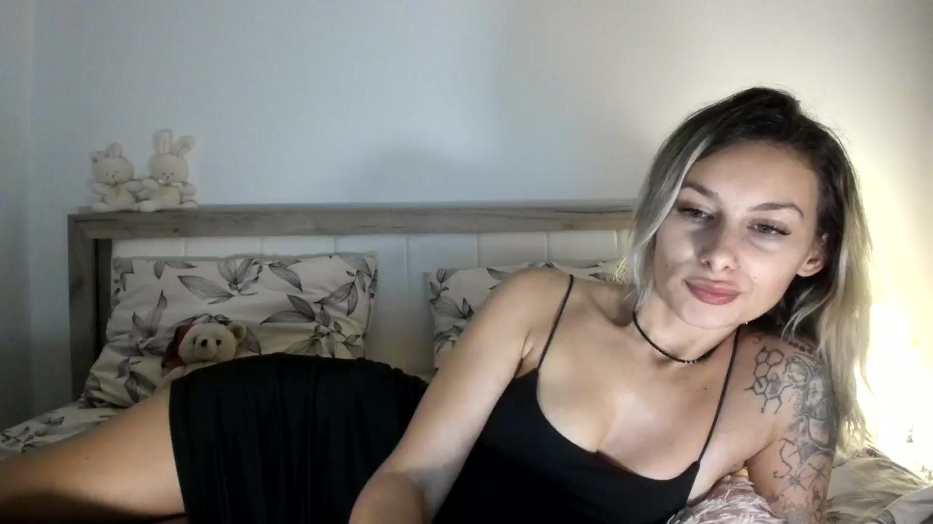Gallery image thumbnail from EvaNesssa's myfreecams stream on, 12/15/2025, 18:47 image 17 of 20