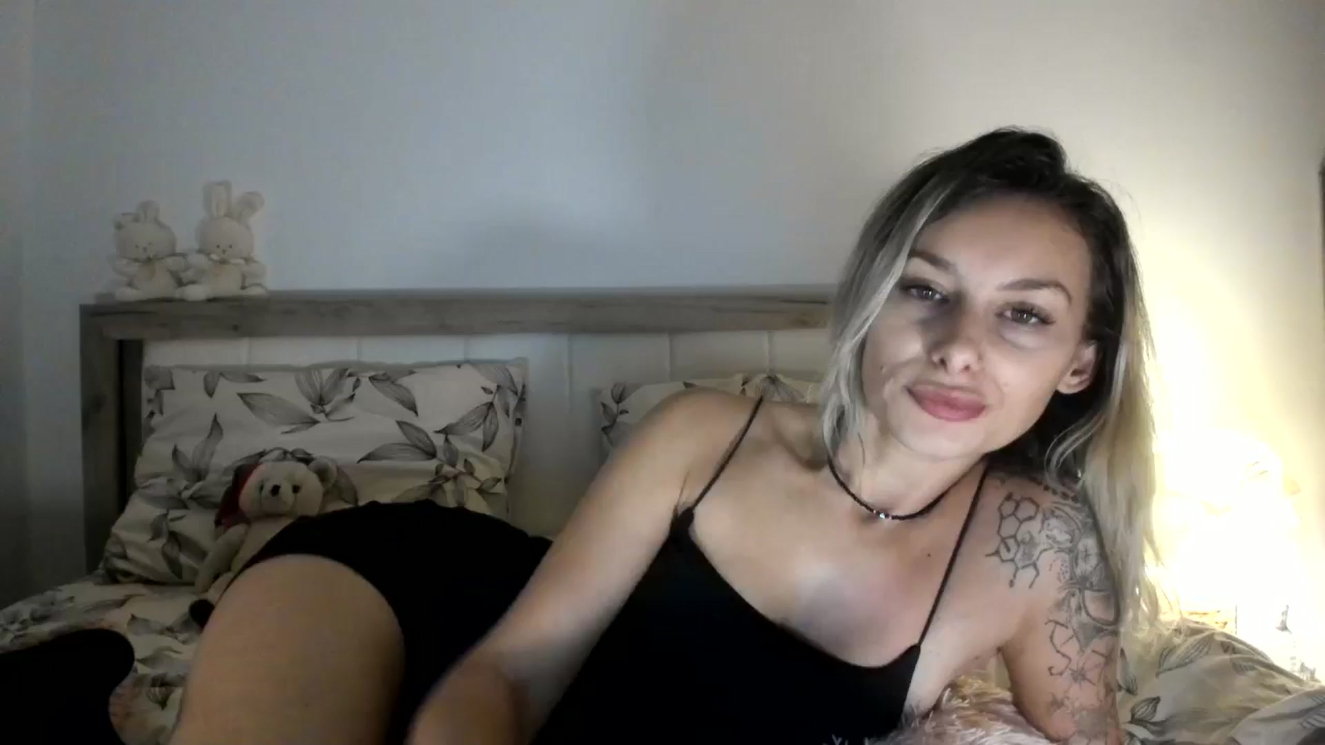 Gallery image thumbnail from EvaNesssa's myfreecams stream on, 12/15/2025, 18:47 image 7 of 20