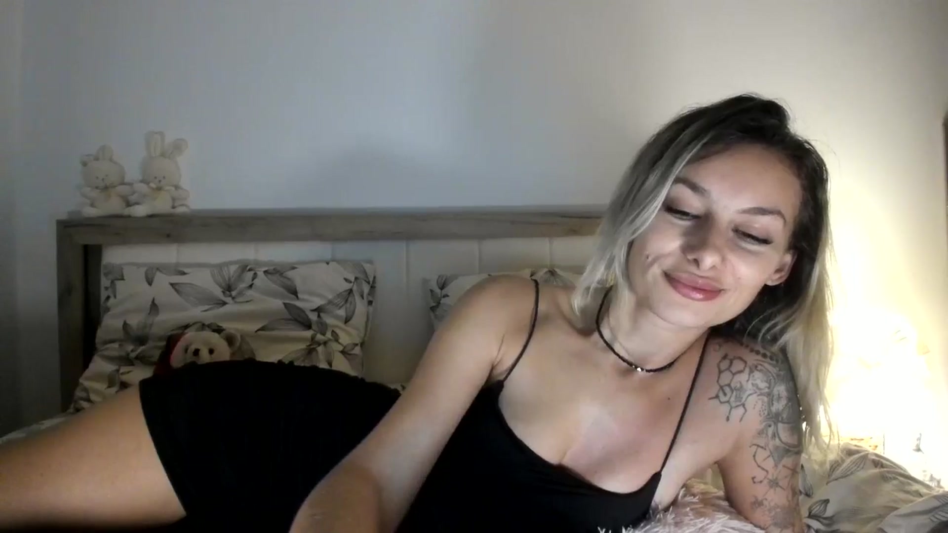 Gallery image thumbnail from EvaNesssa's myfreecams stream on, 12/15/2025, 18:47 image 8 of 20