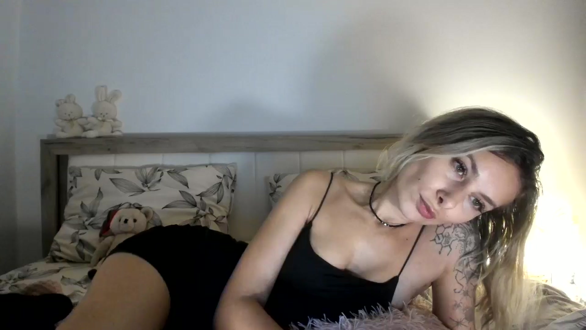 Gallery image thumbnail from EvaNesssa's myfreecams stream on, 12/15/2025, 18:47 image 3 of 20