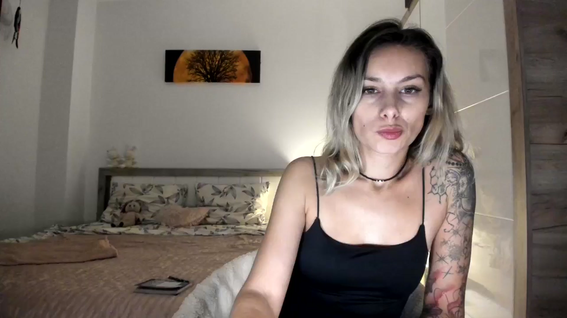 Gallery image thumbnail from EvaNesssa's myfreecams stream on, 12/18/2025, 24:59 image 6 of 20
