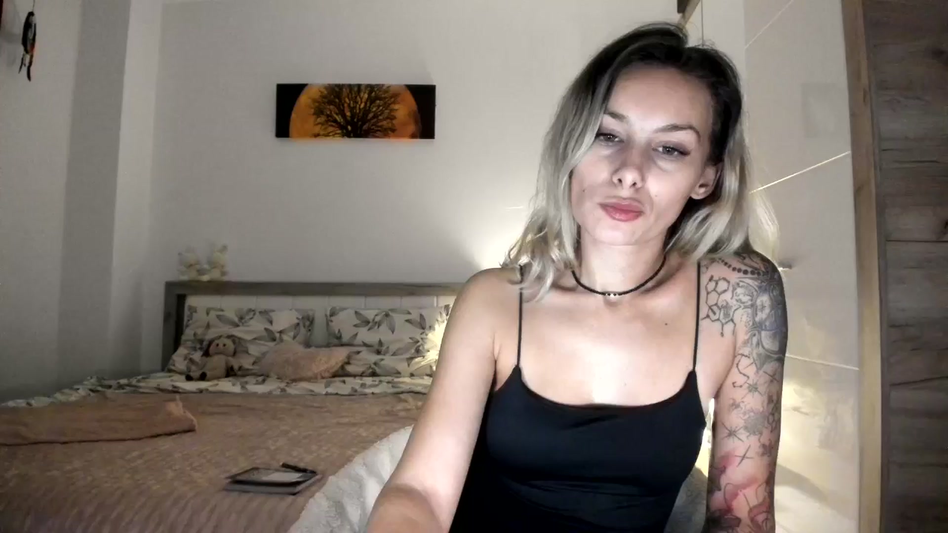 Gallery image thumbnail from EvaNesssa's myfreecams stream on, 12/18/2025, 24:59 image 1 of 20