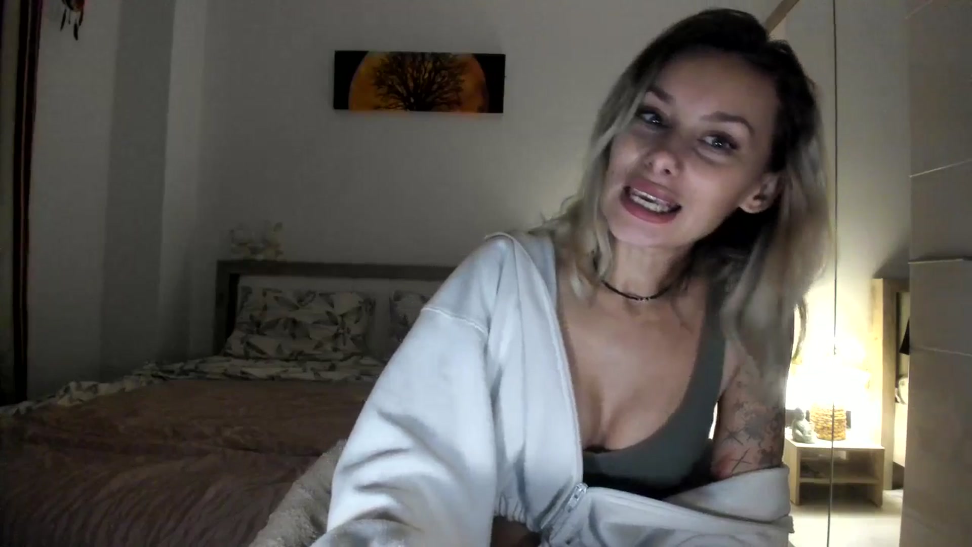 Gallery image thumbnail from EvaNesssa's myfreecams stream on, 12/18/2025, 20:03 image 8 of 20