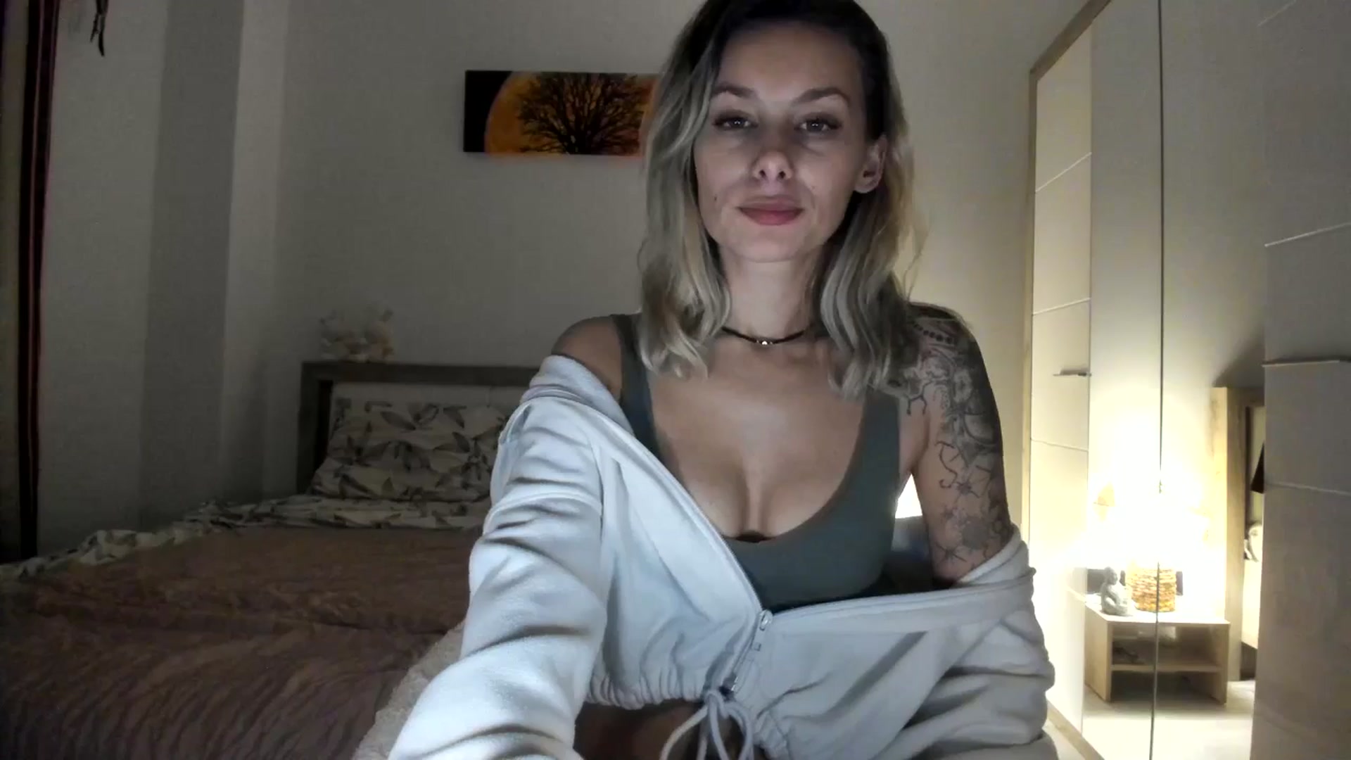 Gallery image thumbnail from EvaNesssa's myfreecams stream on, 12/18/2025, 20:03 image 16 of 20