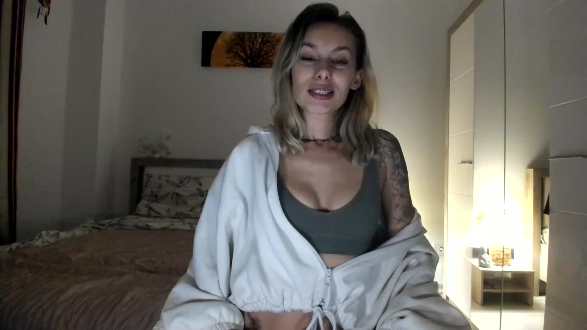 Gallery image thumbnail from EvaNesssa's myfreecams stream on, 12/18/2025, 20:03 image 18 of 20