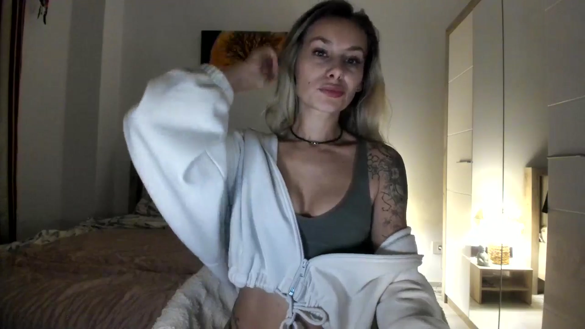 Gallery image thumbnail from EvaNesssa's myfreecams stream on, 12/18/2025, 20:03 image 20 of 20