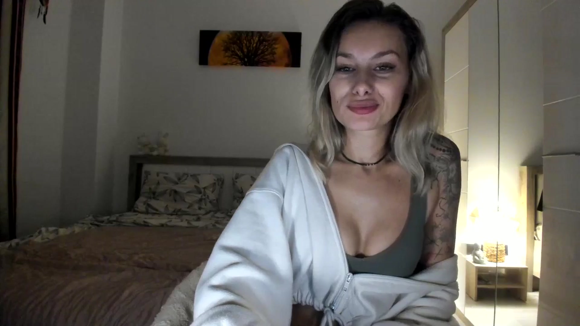 Gallery image thumbnail from EvaNesssa's myfreecams stream on, 12/18/2025, 20:03 image 12 of 20