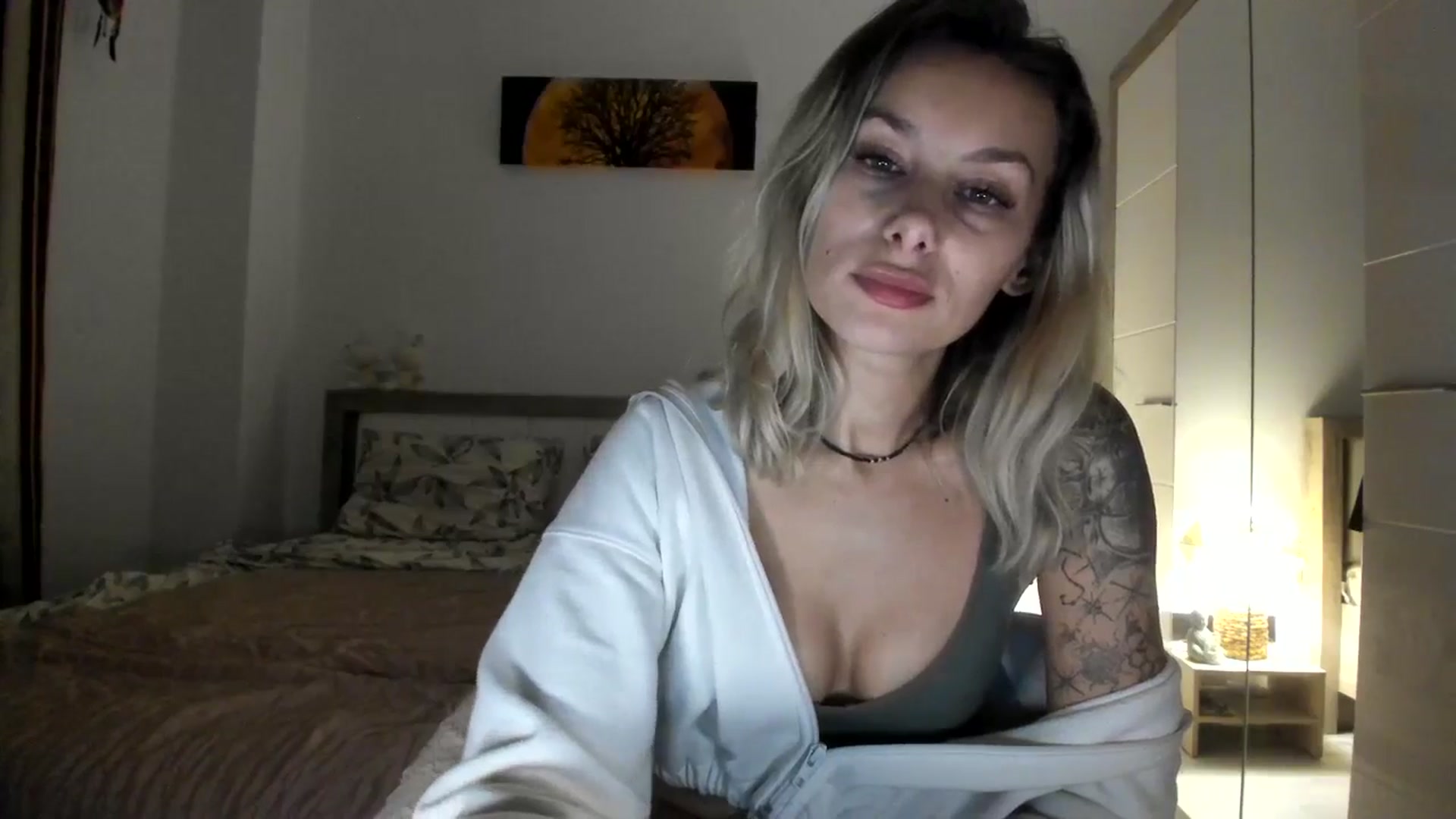 Gallery image thumbnail from EvaNesssa's myfreecams stream on, 12/18/2025, 20:03 image 4 of 20