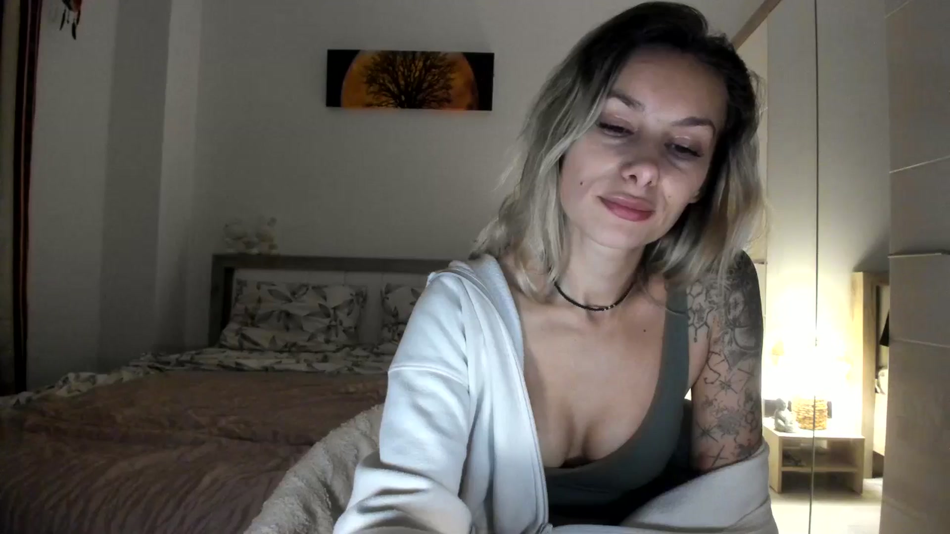 Gallery image thumbnail from EvaNesssa's myfreecams stream on, 12/18/2025, 20:03 image 7 of 20