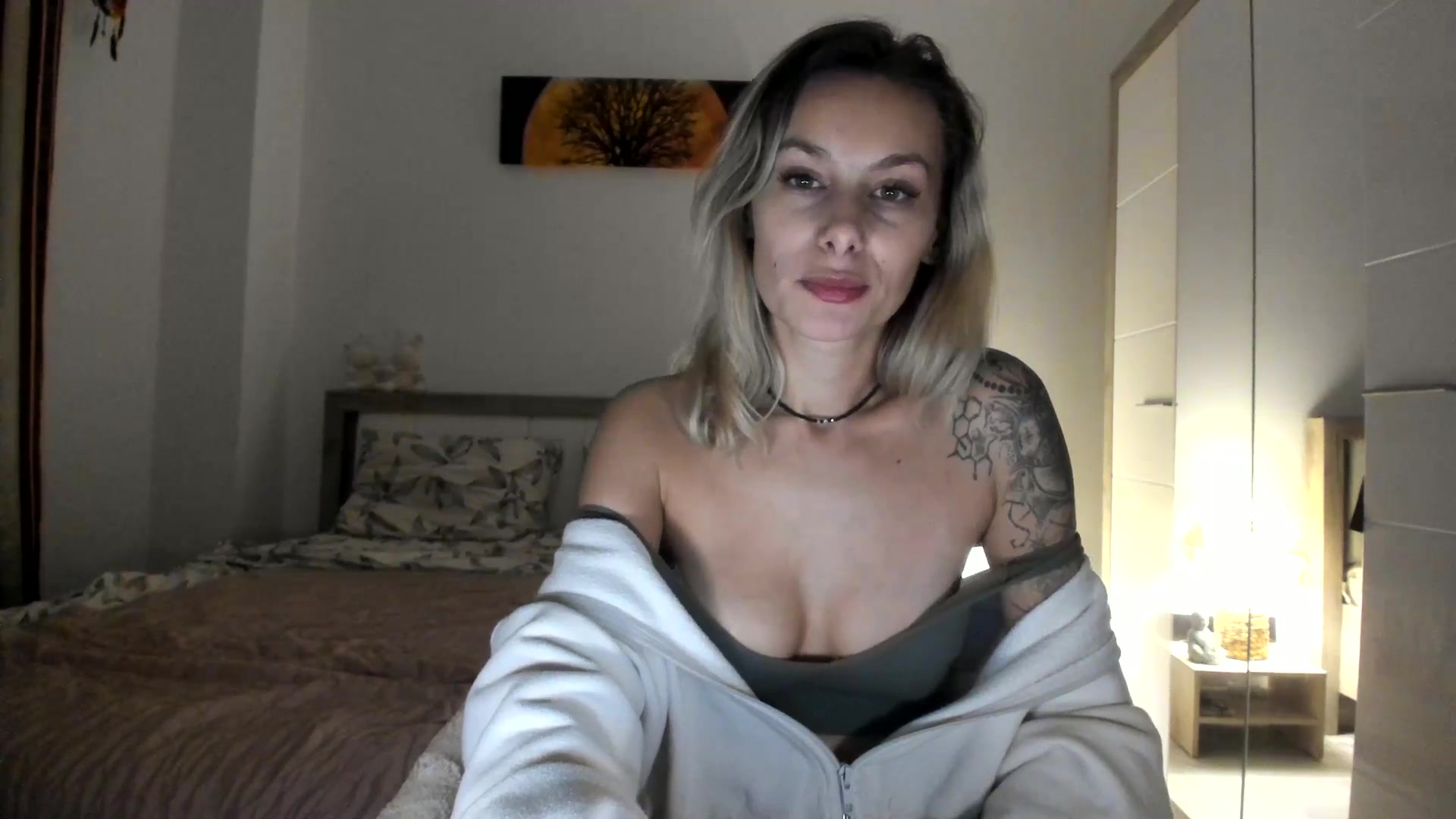 Gallery image thumbnail from EvaNesssa's myfreecams stream on, 12/18/2025, 21:13 image 15 of 20