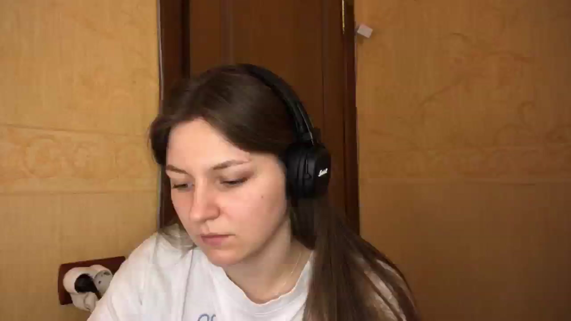 Gallery image thumbnail from EvaOlive's myfreecams stream on, 04/20/2025, 24:11 image 3 of 20