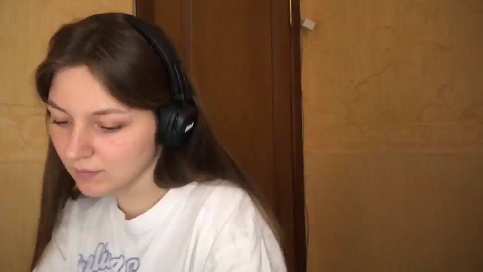 Gallery image thumbnail from EvaOlive's myfreecams stream on, 04/20/2025, 24:11 image 14 of 20