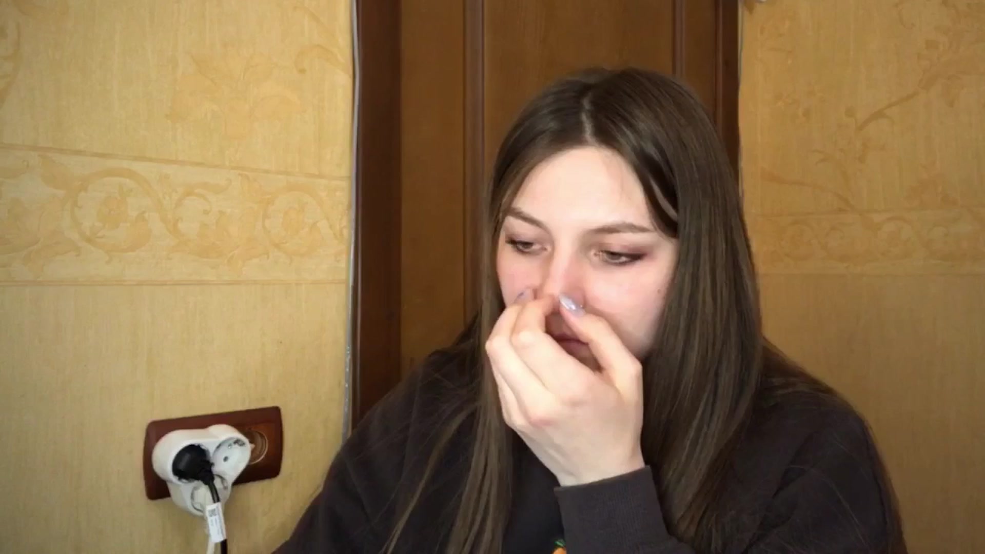 Gallery image thumbnail from EvaOlive's myfreecams stream on, 04/29/2025, 24:28 image 19 of 20