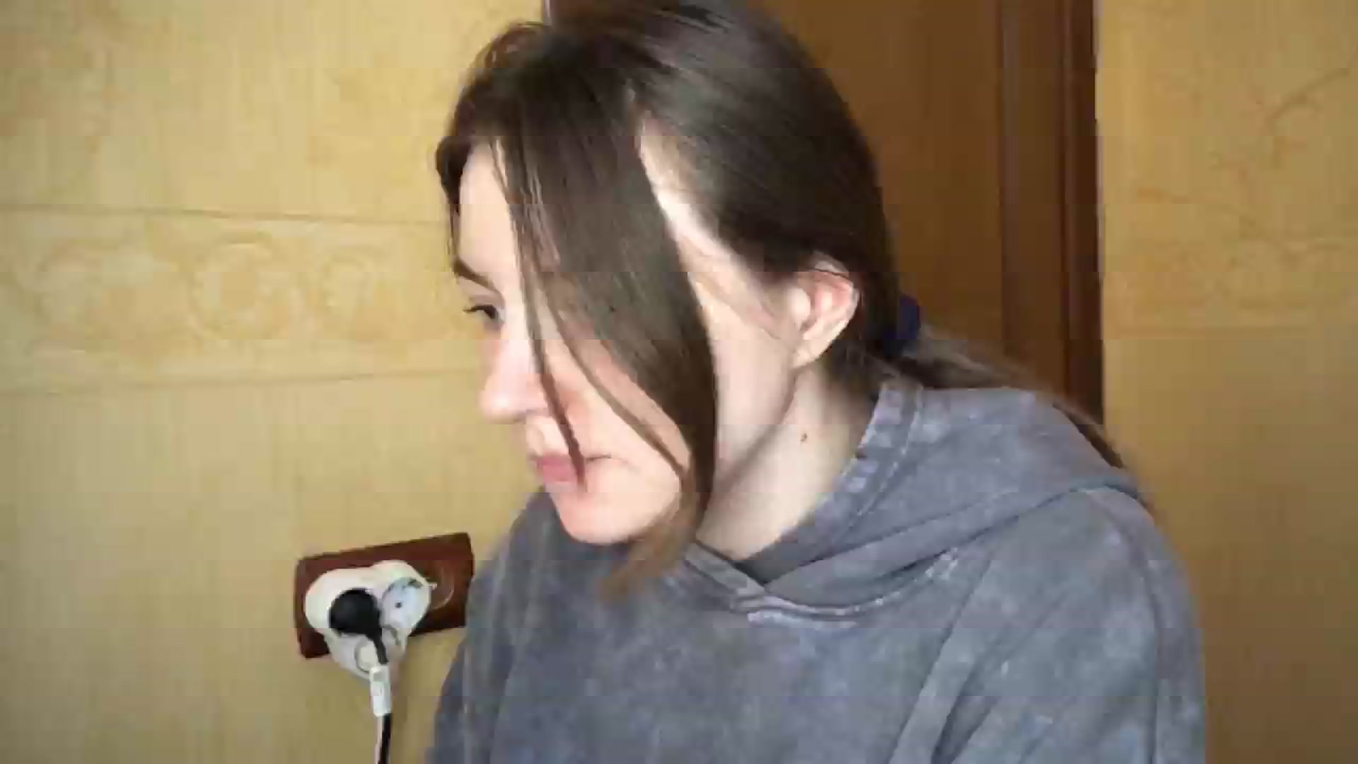 Gallery image thumbnail from EvaOlive's myfreecams stream on, 05/08/2025, 24:07 image 12 of 20