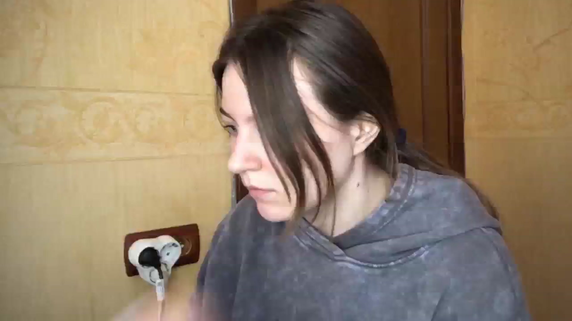 Gallery image thumbnail from EvaOlive's myfreecams stream on, 05/08/2025, 24:07 image 14 of 20