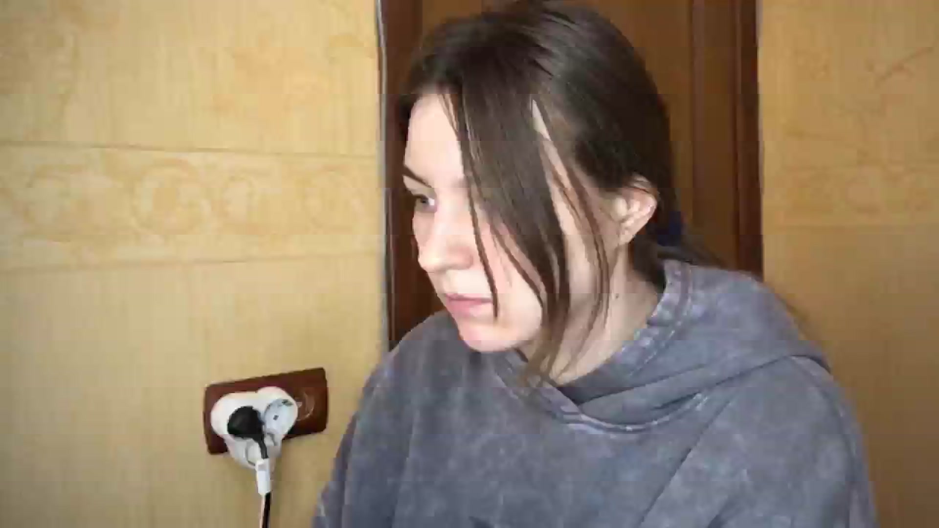 Gallery image thumbnail from EvaOlive's myfreecams stream on, 05/08/2025, 24:07 image 15 of 20