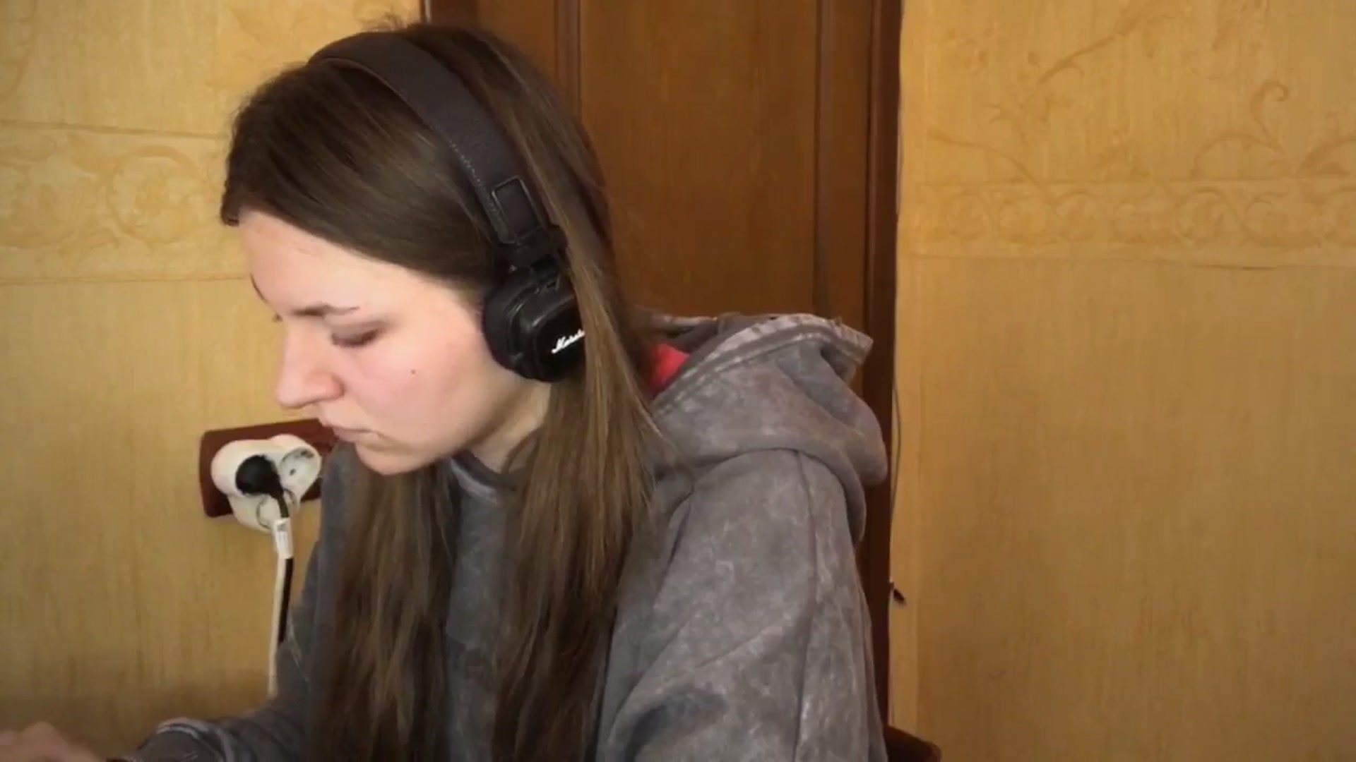 Gallery image thumbnail from EvaOlive's myfreecams stream on, 05/13/2025, 23:34 image 4 of 20