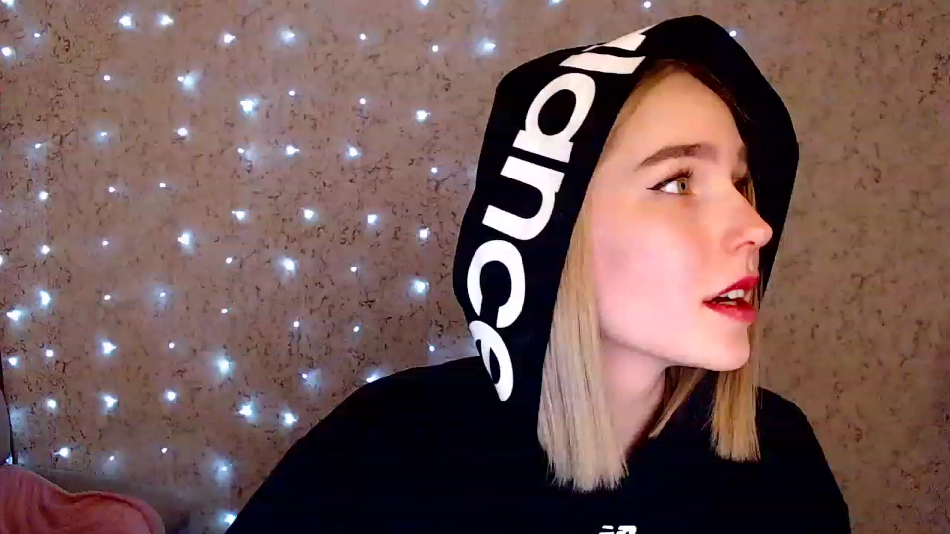Gallery image thumbnail from EvaRockStar's myfreecams stream on, 12/08/2022, 14:24 image 20 of 20