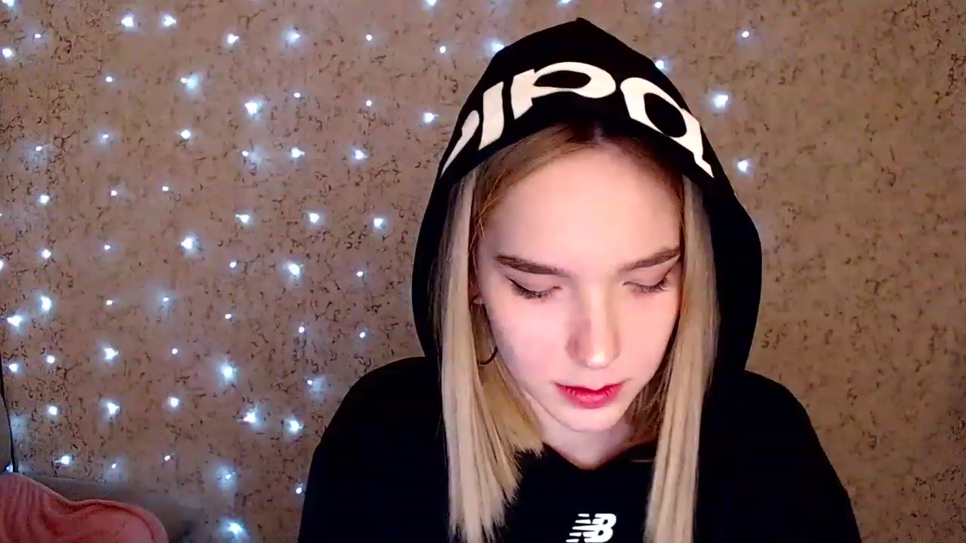Gallery image thumbnail from EvaRockStar's myfreecams stream on, 12/08/2022, 14:24 image 18 of 20