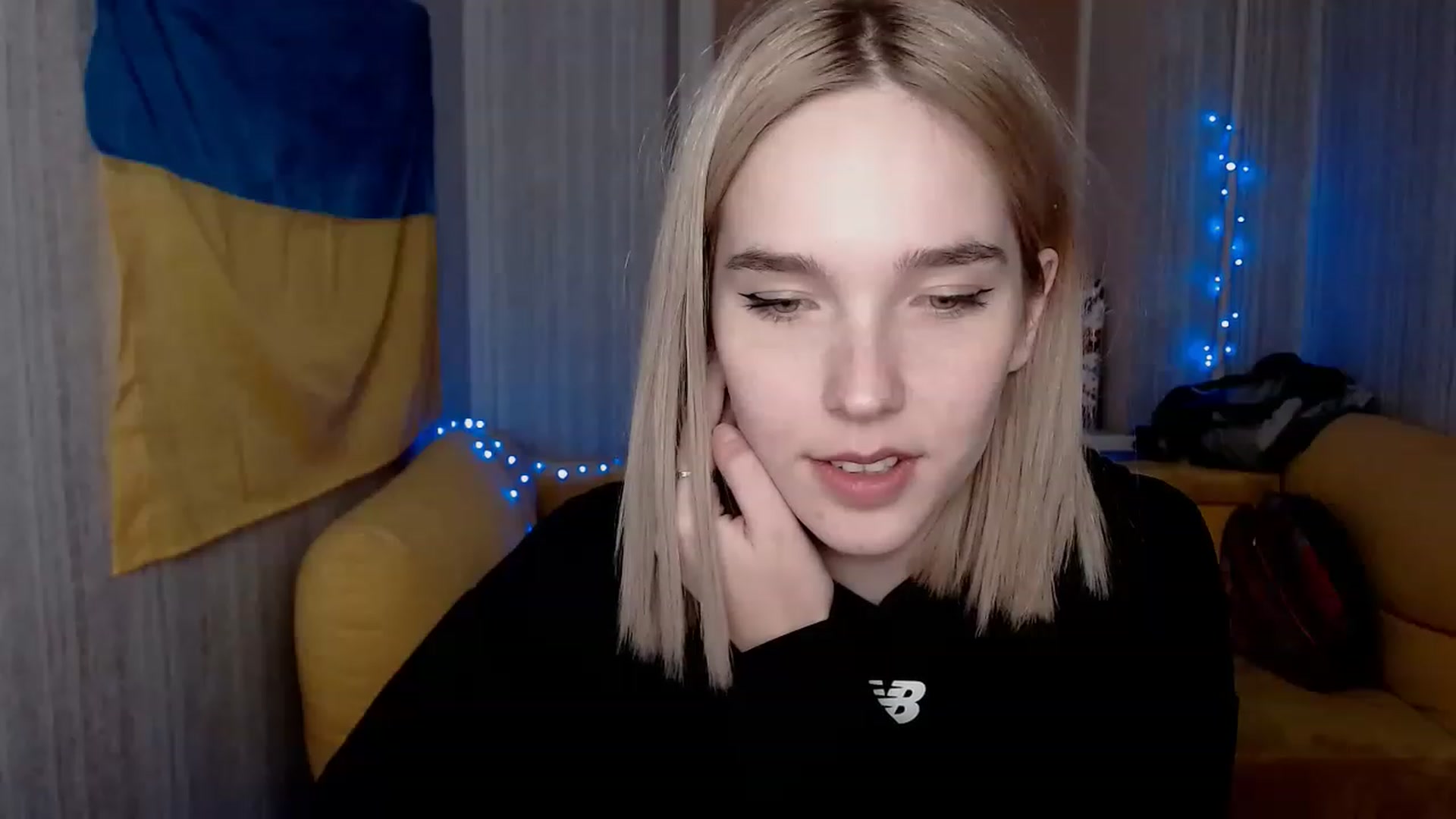 Gallery image thumbnail from EvaRockStar's myfreecams stream on, 12/10/2022, 17:25 image 18 of 20