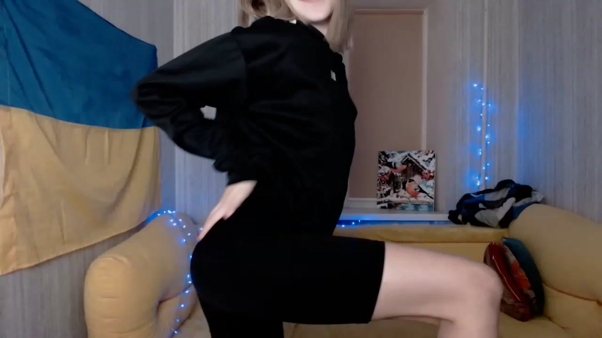 Gallery image thumbnail from EvaRockStar's myfreecams stream on, 12/10/2022, 17:25 image 9 of 20